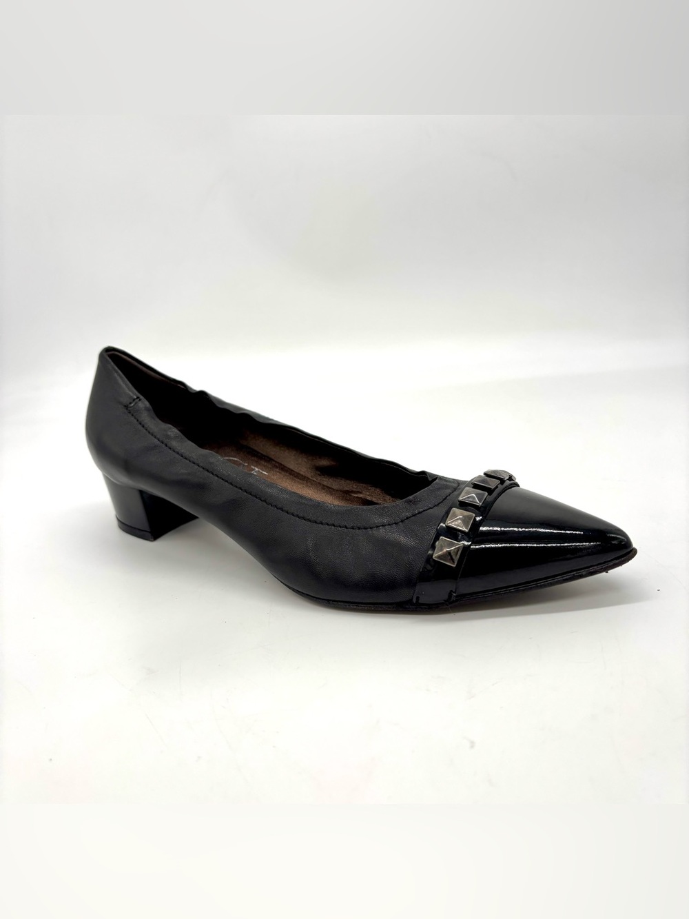 AGL - Attilio Giusti Leombruni Pointed Toe Pumps